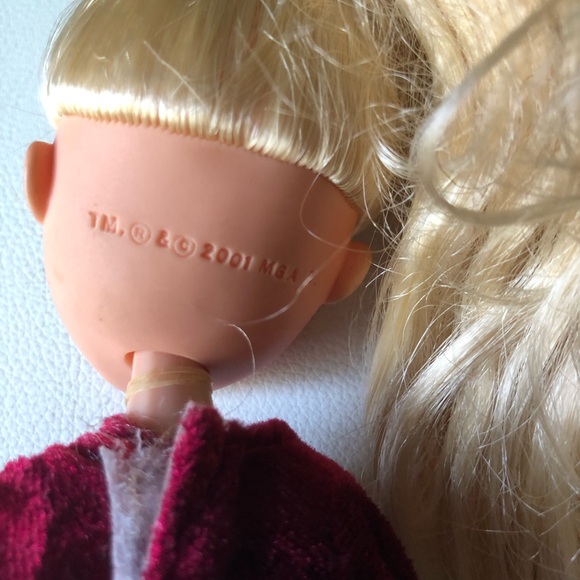 BRATZ 10” DOLL, GENIE MAGIC CLOE  MGA 2001 With Outfit Shown - Picture 9 of 11